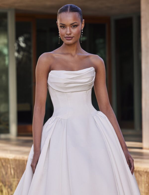 PR126AV1.665 Abito da sposa Pronovias Cillian 2026