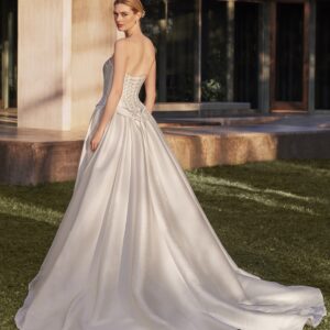 Abito da sposa Pronovias Eisdell 2026
