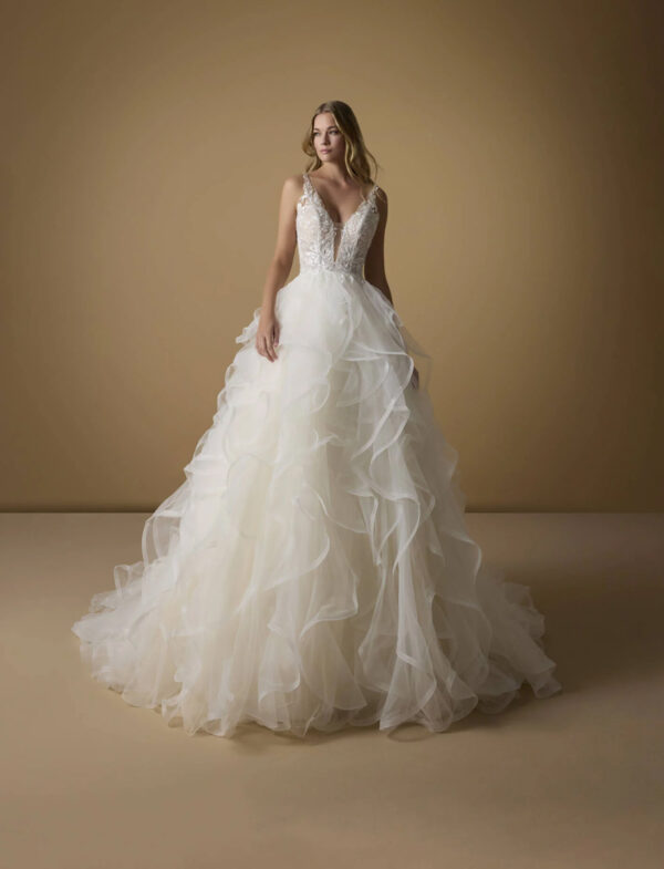abito-sposa-nicole-milano-gonna-balze-tulle Abito da sposa Nicole Milano Patra