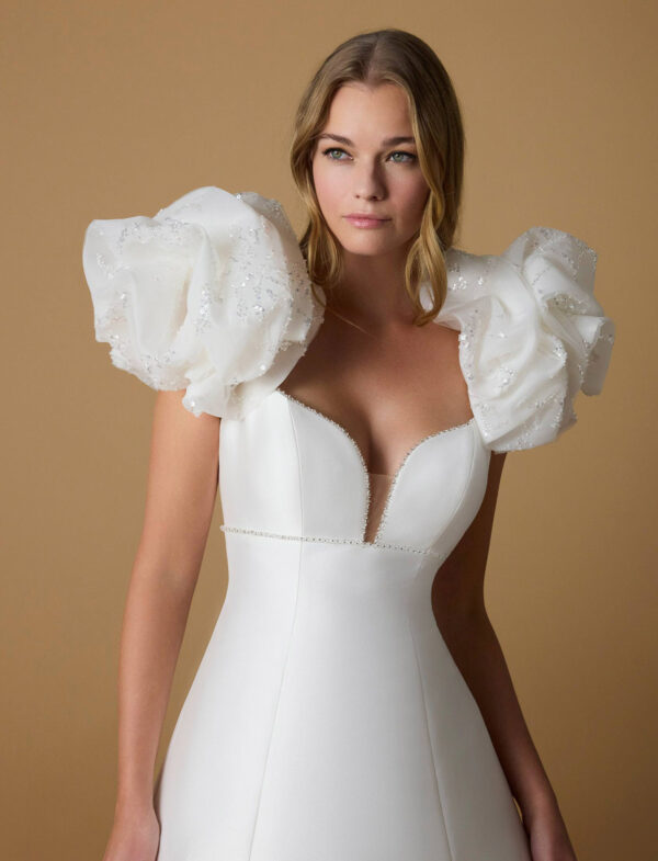 abito-sposa-nicole-milano-maniche-sbuffo-tulle-applicazioni-scintillanti Abito da sposa Nicole Milano Sibilla