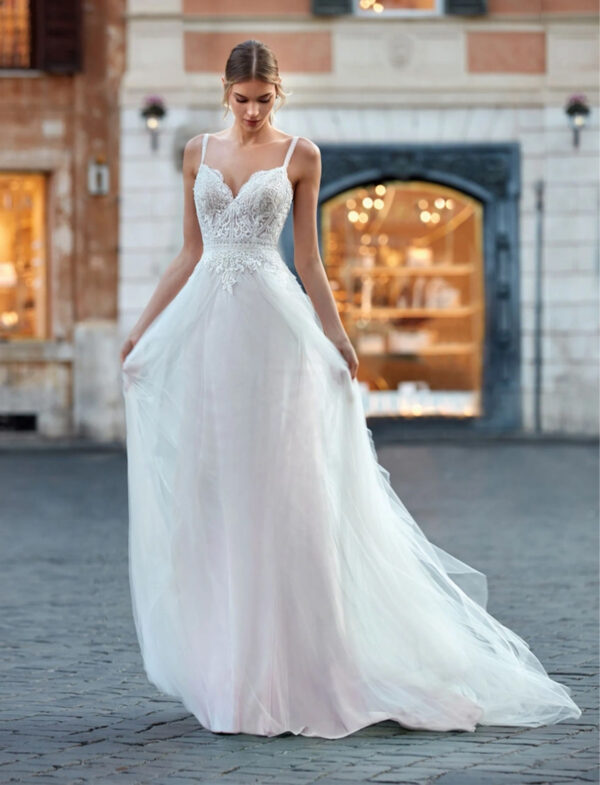 abito-sposa-nicole-milano-ricami-pizzo Abito da sposa Nicole Milano Artem