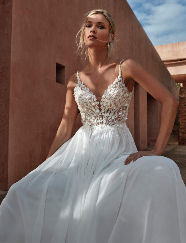 abito-sposa-pronovias-design-corpetto-dettagli-pizzo Abito da sposa Pronovias Corinzia